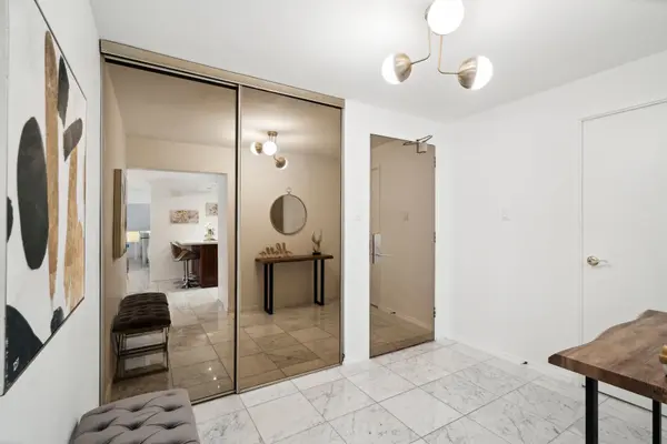 1400 Dixie RD #315, Mississauga, ON L5E 3E1