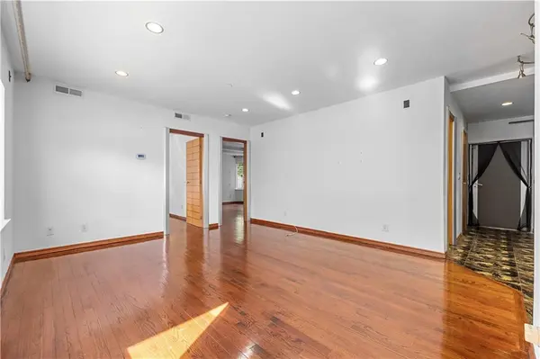 Brooklyn, NY 11235,1901 Voorhies AVE #2