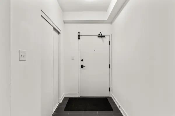 Barrie, ON L9J 0M2,4 SPICE WAY #117