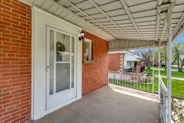 Hamilton, ON L8T 3A2,131 East 42nd ST