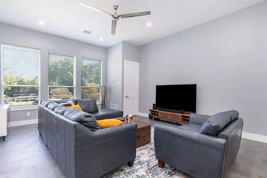 Dallas, TX 75235,2239 Lovedale Avenue #105