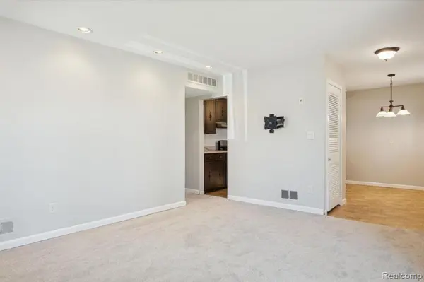 Dearborn Heights, MI 48125,4943 Pardee AVE