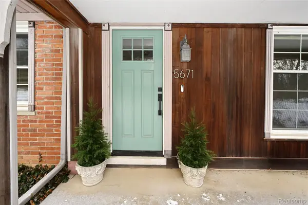 Bloomfield Hills, MI 48302,5671 Shadow LN