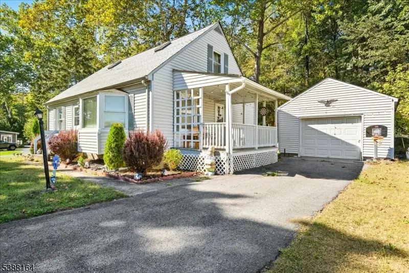 677 Water St, Belvidere Twp., NJ 07823