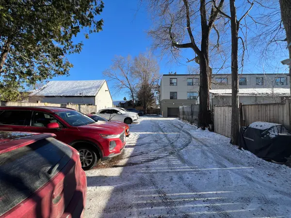 Toronto W04, ON M9N 1A7,80 Clouston AVE