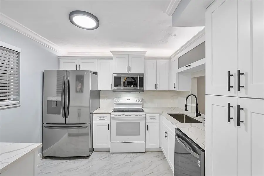 3955 N Nob Hill Rd #404, Sunrise, FL 33351