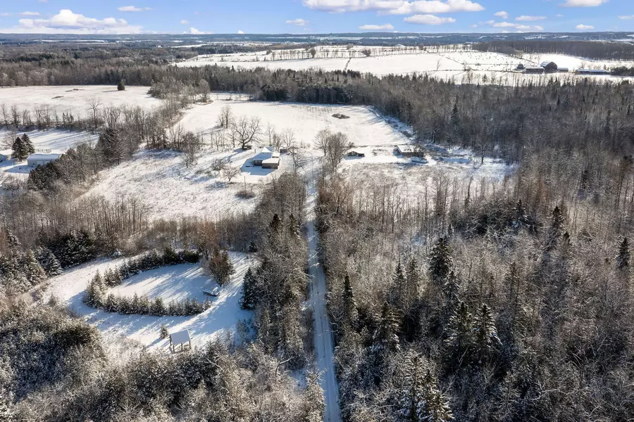 9639 Wellington Rd 22 RD, Erin, ON N0B 1T0