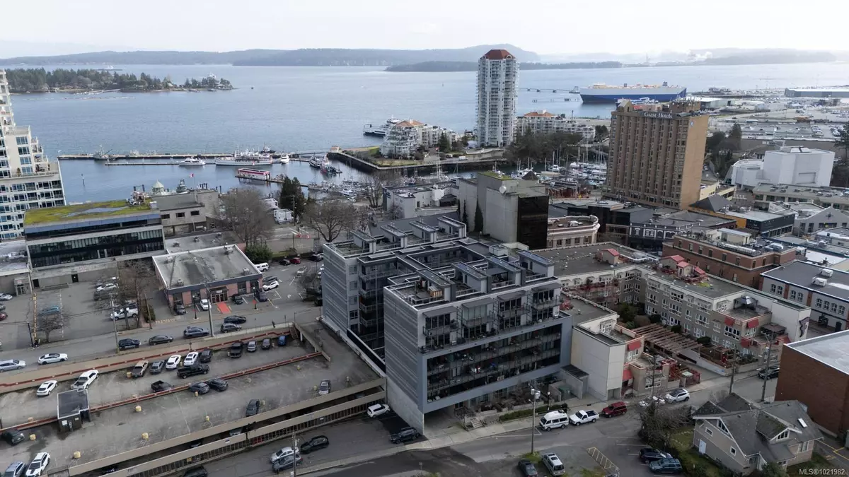 Nanaimo, BC V9R 0J3,91 chapel St #310