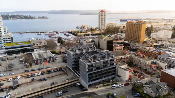 Nanaimo, BC V9R 0J3,91 chapel St #310