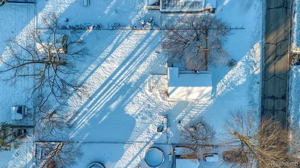 Wolverine Lake, MI 48390,657 Lucille DR