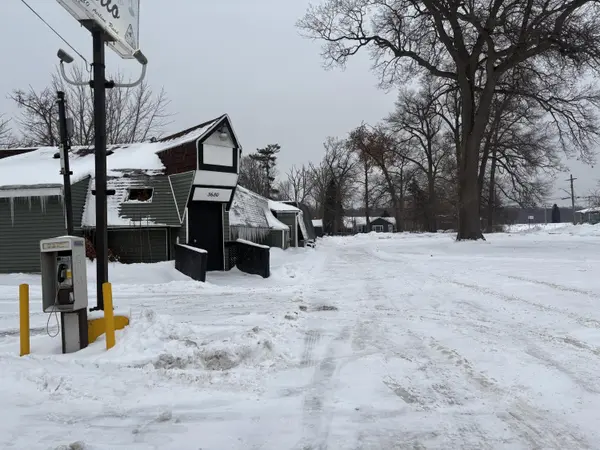 3680 Airline HWY, Muskegon, MI 49444