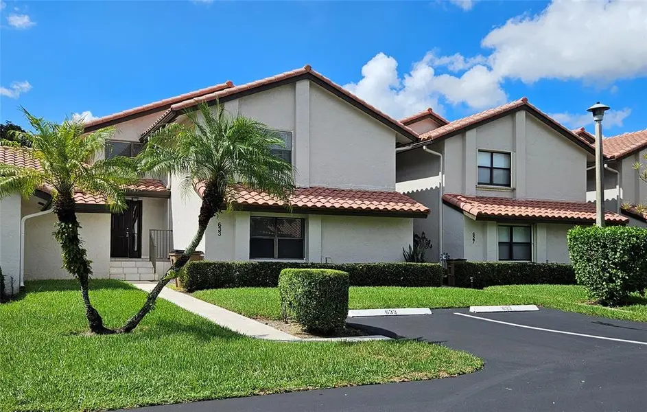 633 Deer Creek Lake Point North Ln, Deerfield Beach, FL 33442