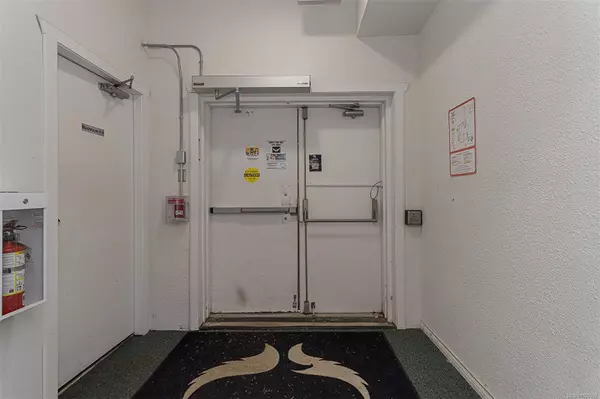 Nanaimo, BC V9T 1K3,3255 Stephenson Point Rd #C/D/E