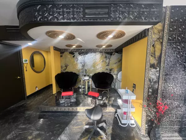 Toronto C03, ON M5P 1H1,34 Berwick AVE