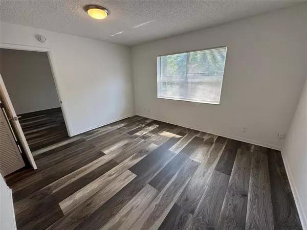 Lauderhill, FL 33319,6061 N Falls Cir Dr #302