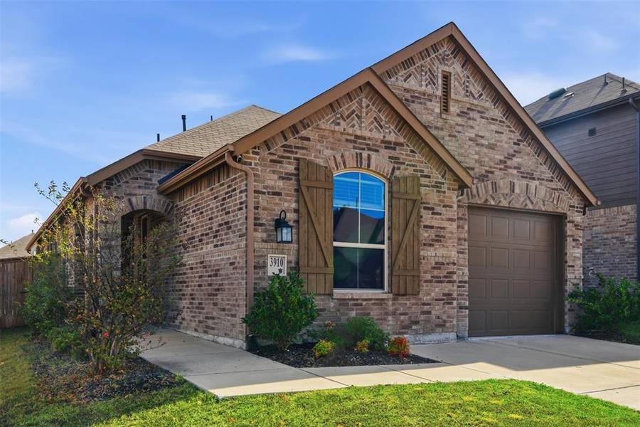 3910 Rochelle Lane, Forney, TX 75126