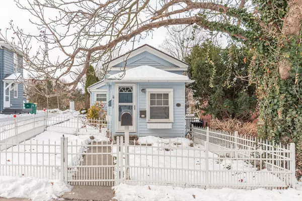 Saline, MI 48176,209 N Ann Arbor ST