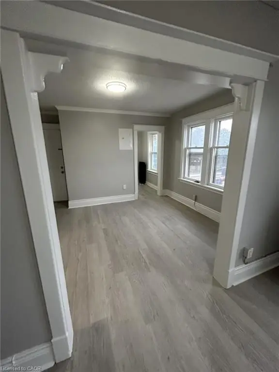 Hamilton, ON L8M 1N3,983 Main ST E #6