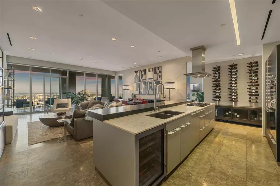 1717 Arts Plaza #2202, Dallas, TX 75201