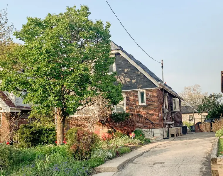 75 Binswood AVE #Basement, Toronto E03, ON M4C 3N8