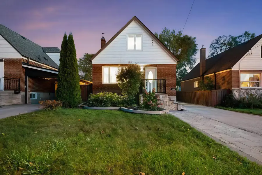 19 Midholm DR #LOWER/Utility included, Toronto E04, ON M1K 3A9