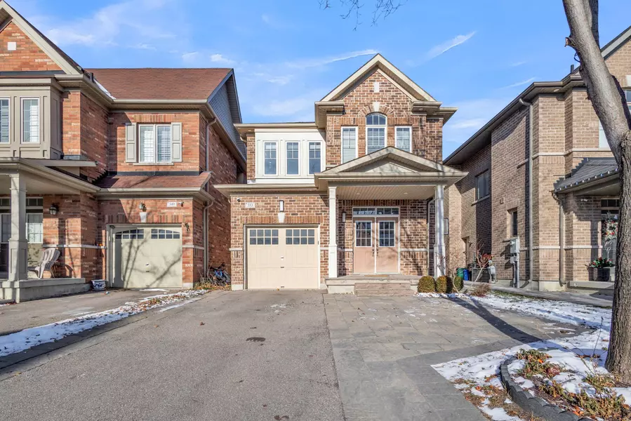 353 Moody DR, Vaughan, ON L4H 3Z8