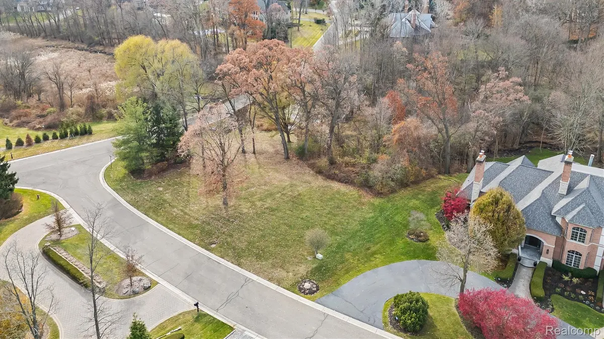 Bloomfield Hills, MI 48304,556 Barrington CT