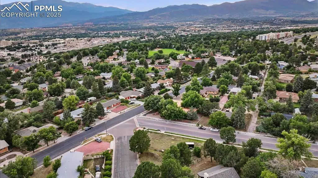 Colorado Springs, CO 80907,3821 Meadow LN