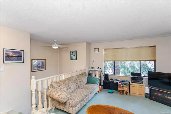 Nanaimo, BC V9T 4N3,2376 York Cres