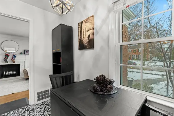 Grosse Pointe Woods, MI 48236,1818 Norwood DR