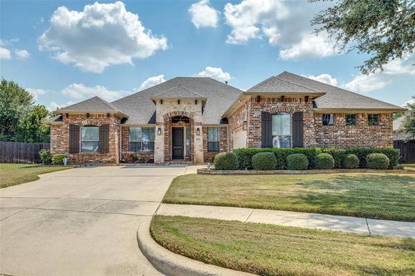 8001 Comstock Drive,  Arlington,  TX 76001