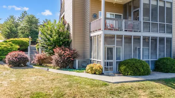 Huddleston, VA 24104,1137 Mariners WAY