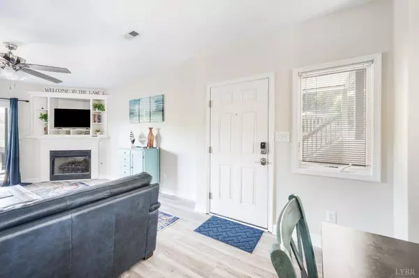 Huddleston, VA 24104,1137 Mariners WAY