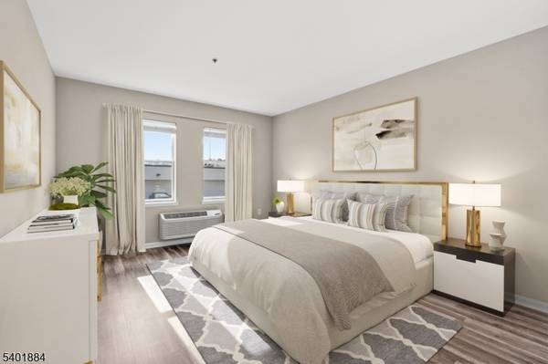 905 River Rd #224, Edgewater Boro, NJ 07020