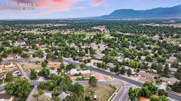 Colorado Springs, CO 80907,3821 Meadow LN