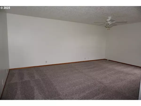 Vancouver, WA 98685,13819 NW 10TH CT #F