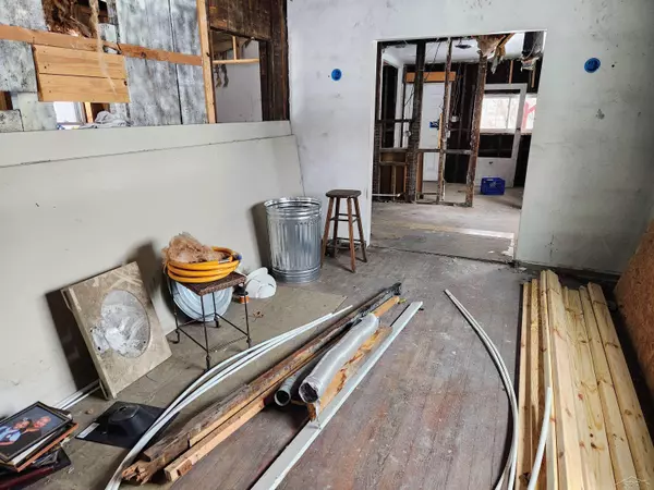 Saginaw, MI 48601,1524 Fenton ST