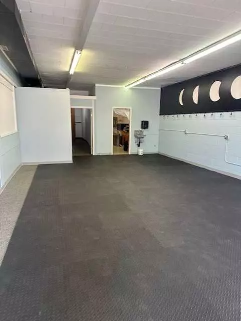 Hanna, AB T0J1P0,209 2 AVE W