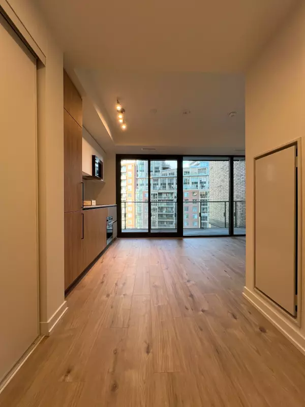 Toronto C08, ON M5A 1G1,35 Parliament ST #602