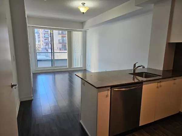 Toronto C15, ON M2K 1H3,18 Rean DR #315