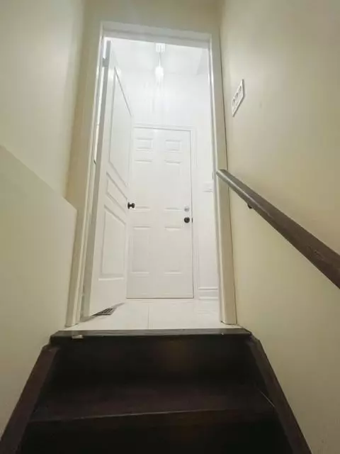 Newmarket, ON L3X 0C4,1300 Blencowe Cres (Bsmt) CRES