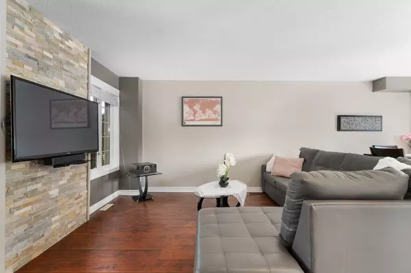 Barrie, ON L4N 0N6,131 Ruffet DR