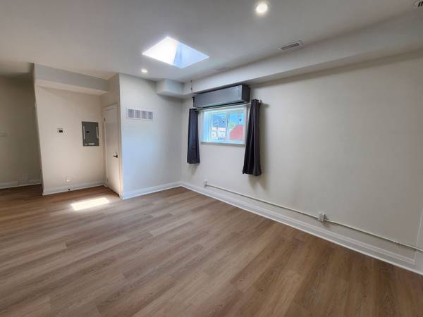 998 Bloor ST W #3, Toronto W02, ON M6H 1L8