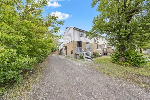 Overbrook - Castleheights And Area, ON K1K 3B4,1008 ST. LAURENT BLVD