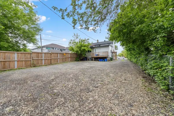 Overbrook - Castleheights And Area, ON K1K 3B4,1008 ST. LAURENT BLVD