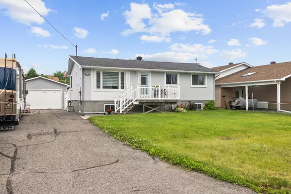Cyrville - Carson Grove - Pineview, ON K1B 3L1,1396 Maxime ST