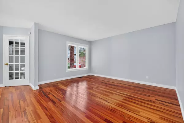 Orleans - Cumberland And Area, ON K4A 2N5,1475 York Mills DR