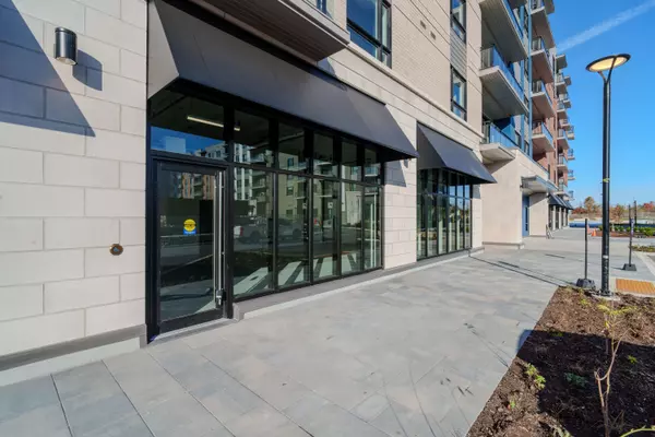 Manor Park - Cardinal Glen And Area, ON K1K 2G8,393 Codd's RD #106