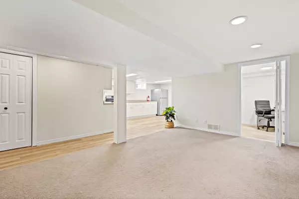 13 Thornton ST #2, Welland, ON L3B 3A2