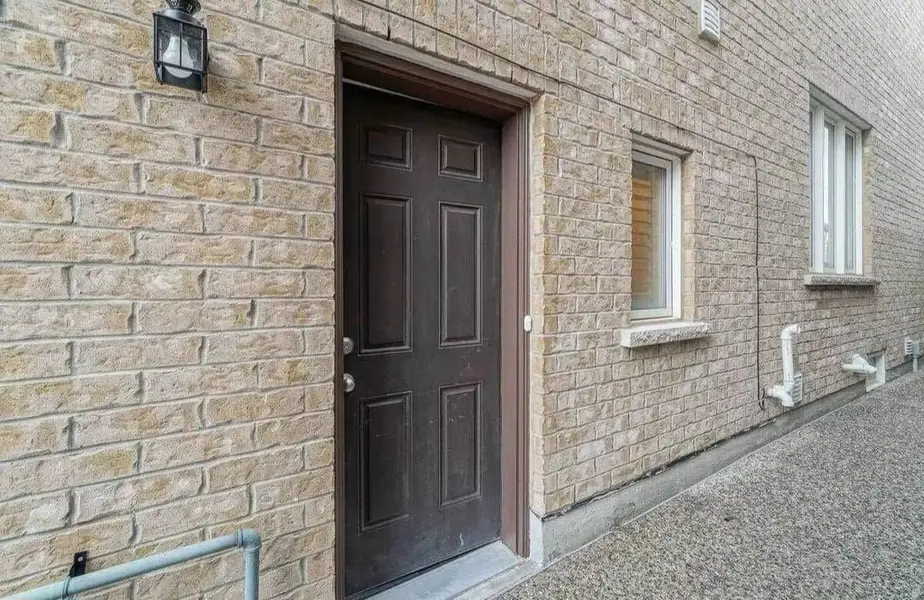 57 Aldersgate DR #BSMT, Brampton, ON L7A 3Z9